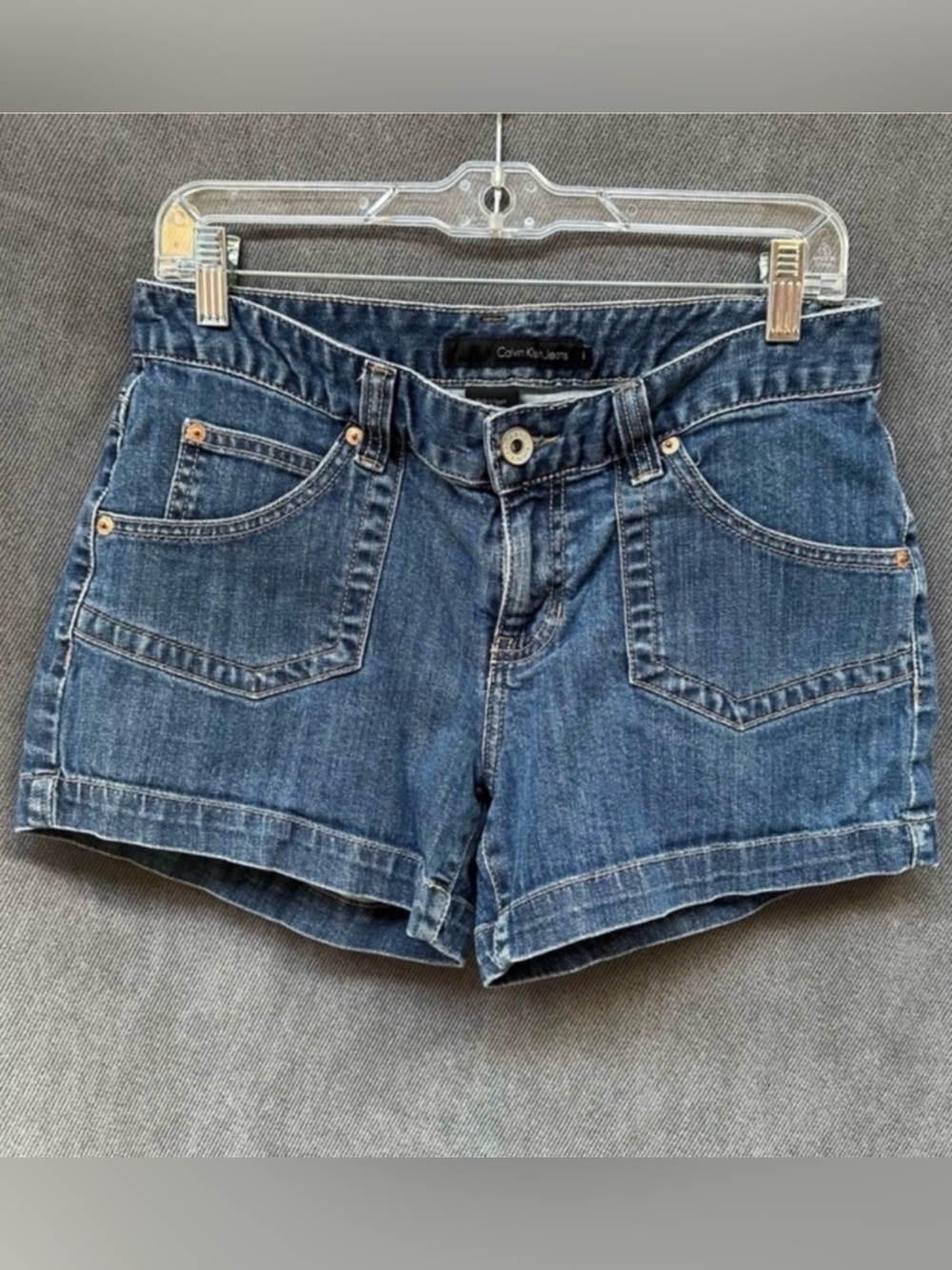 Calvin Klein jean shorts women’s Sz 8 low rise Y2k